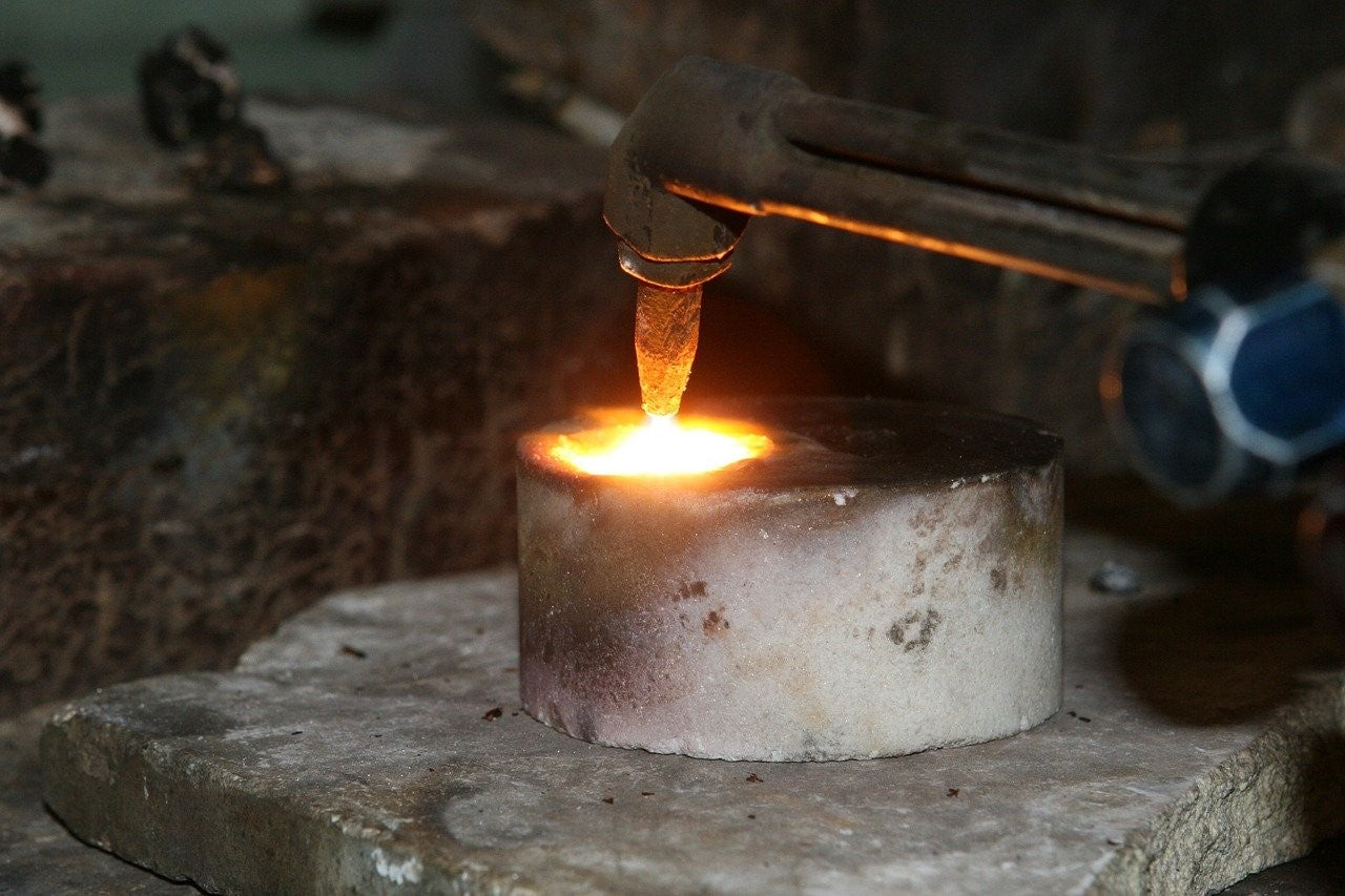 A caster casts 925 silver for jewelry manufacture