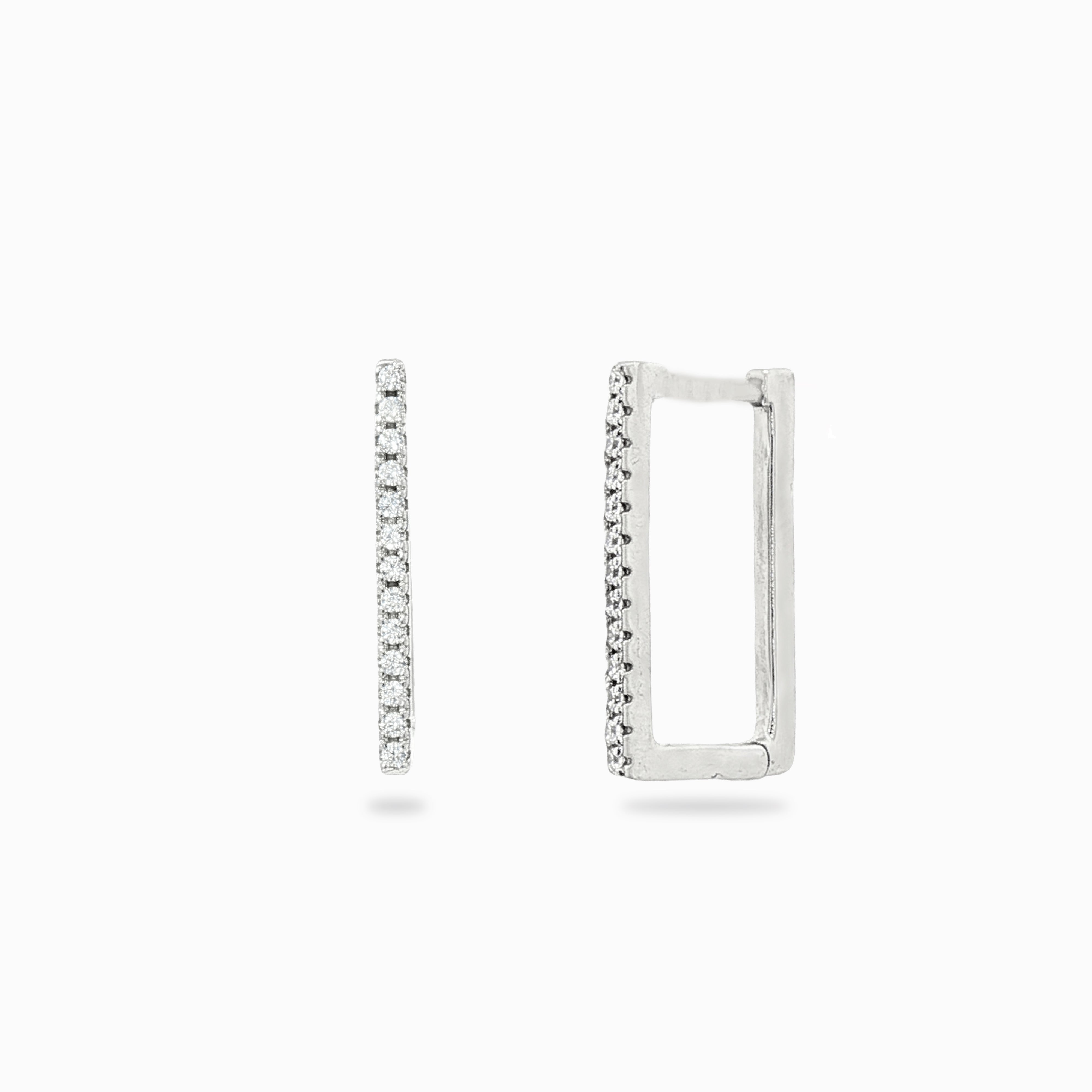 Boucles d'oreilles rectangulaires argent zirconium avec vue de profil