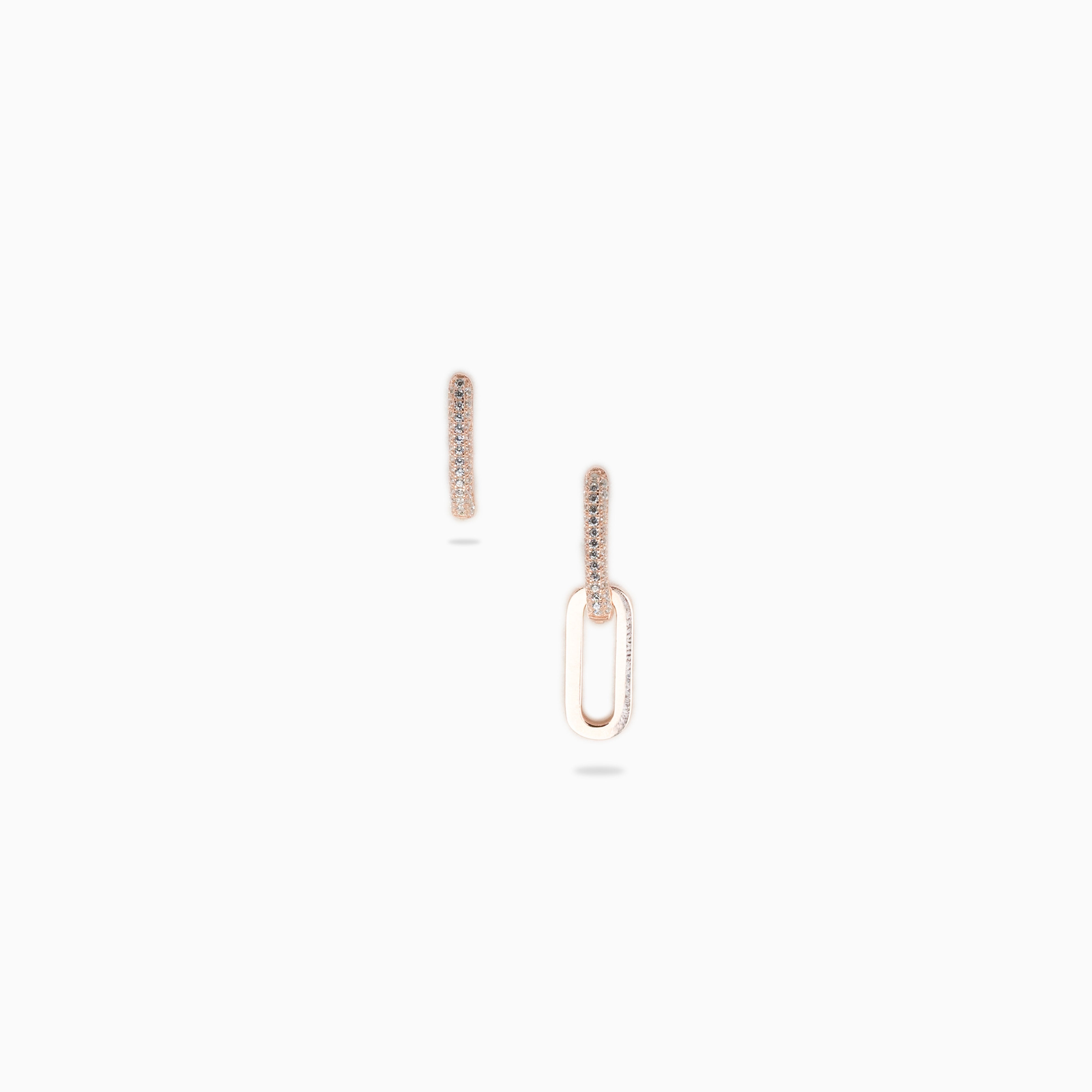 Orecchini in zirconio con pendente in oro rosa
