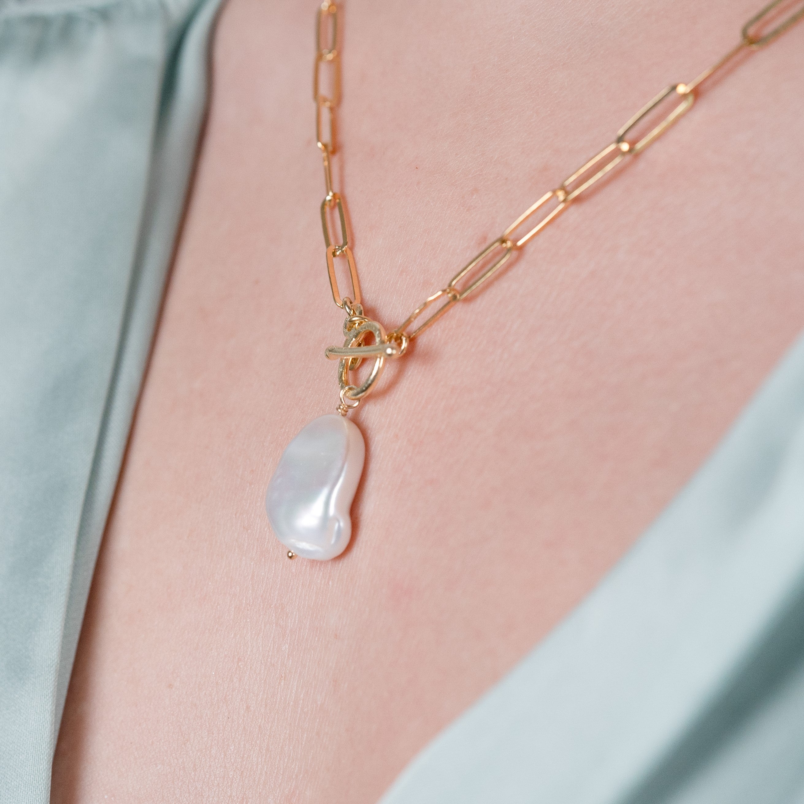 Collana con pendente di perle naturali in argento 925 placcato oro giallo