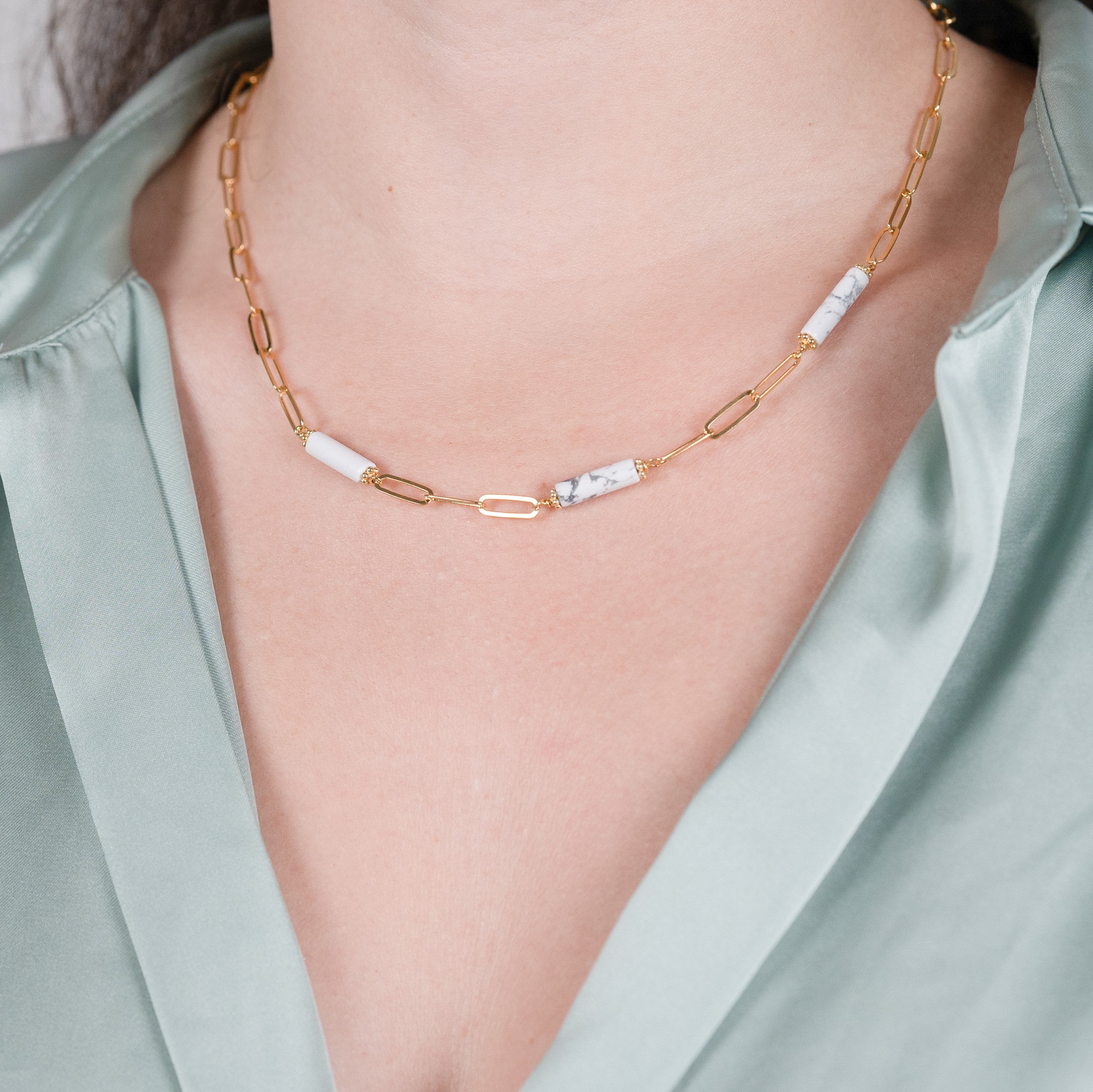 Collier couleur howlite en argent 925 plaqué or jaune