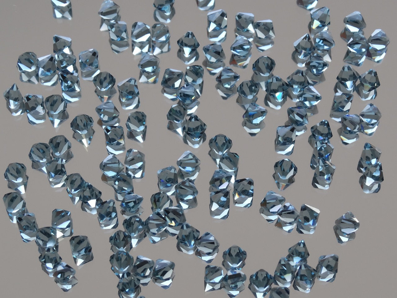 Various zircon stones