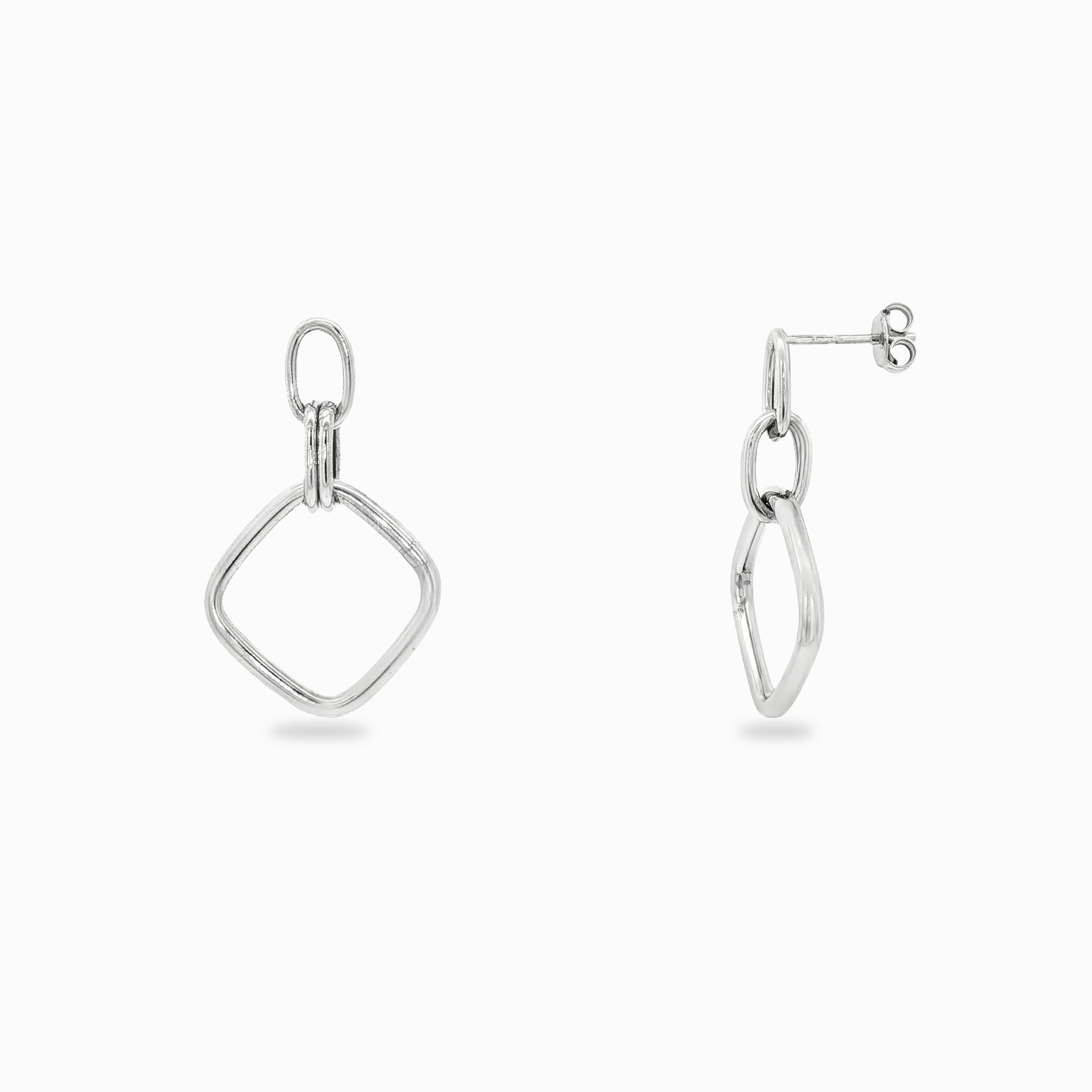 Boucles d'oreilles carrées pendantes en argent vue de profil