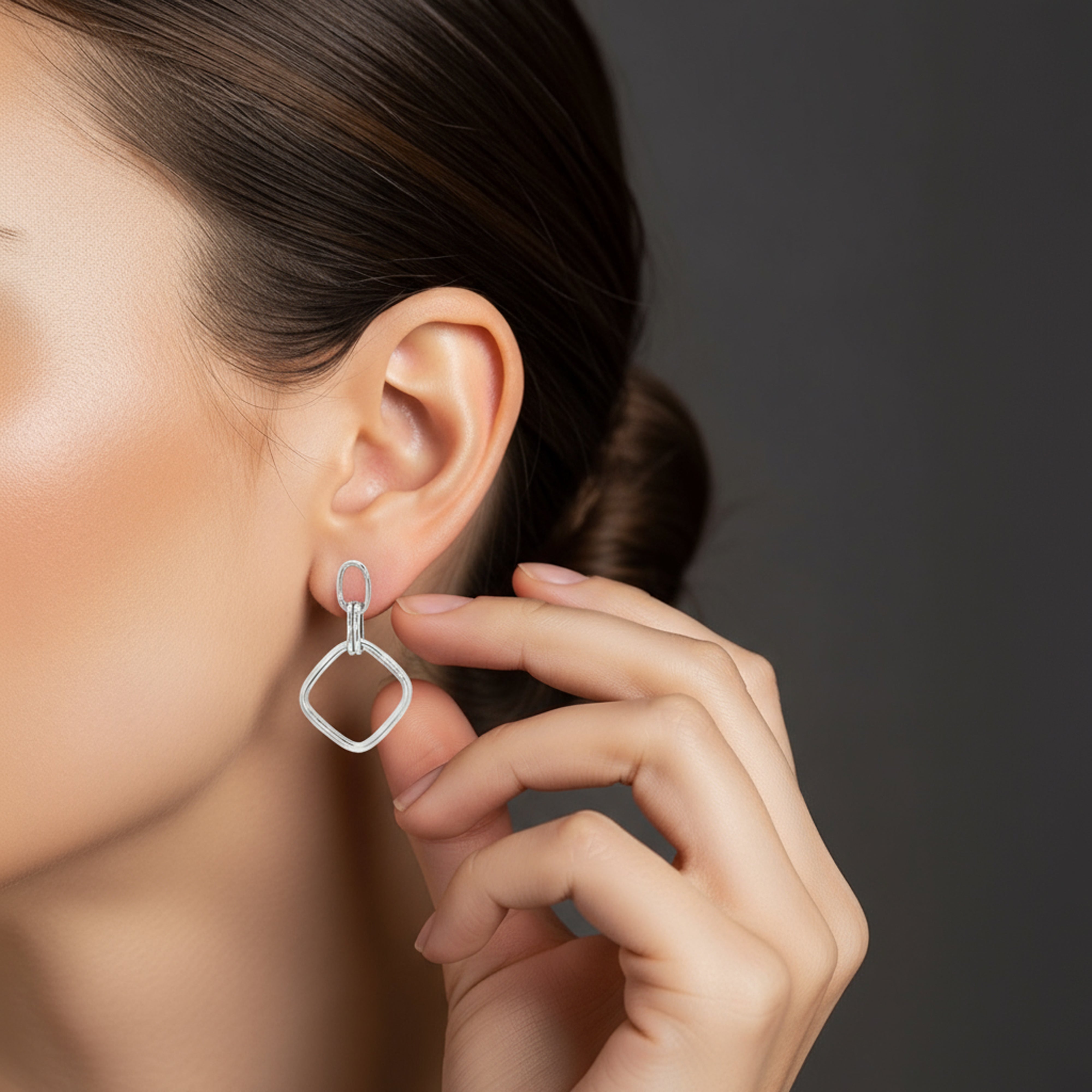 Boucle d'oreille pendante carrée argent massif