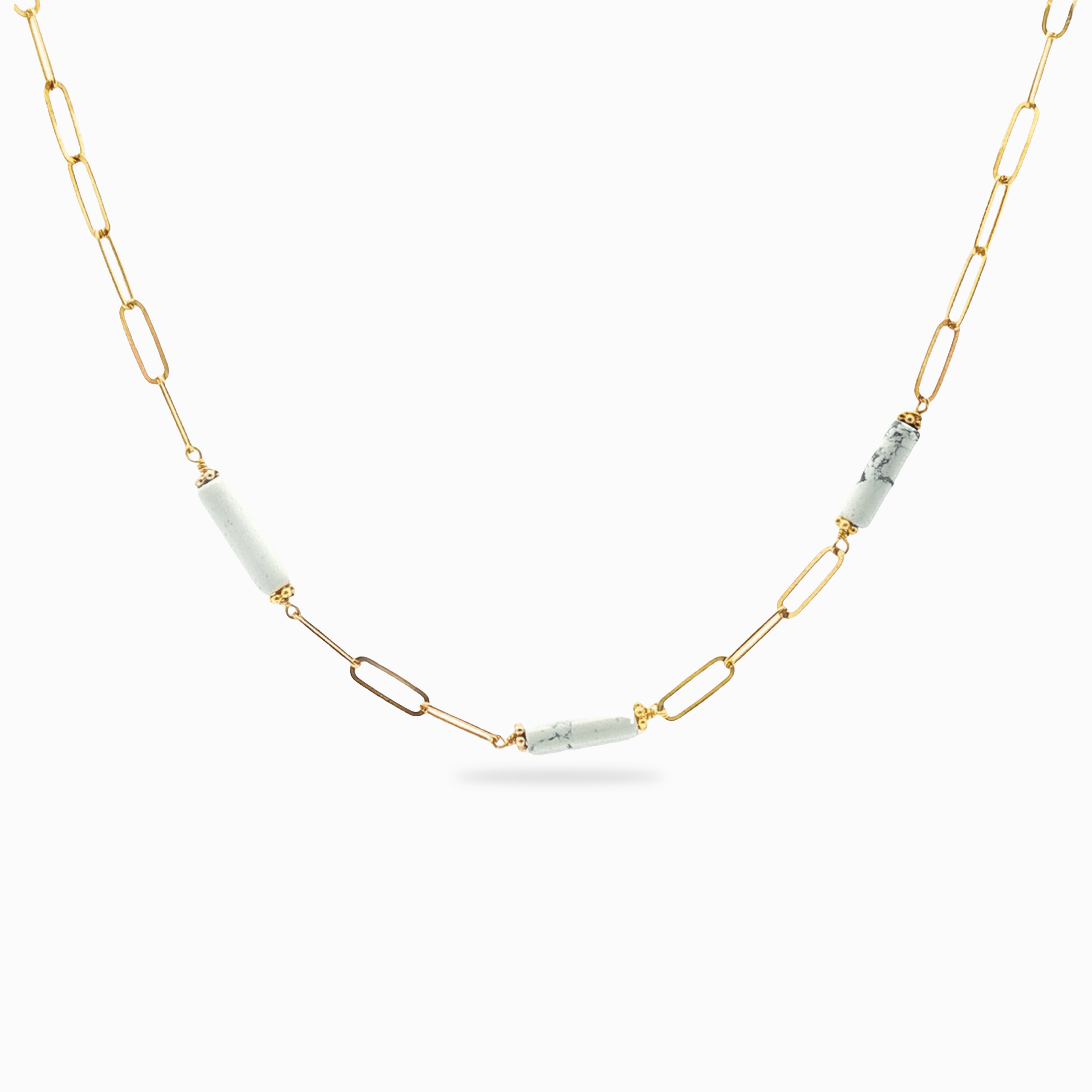 Howlith-Halskette aus 925er Silber in der Farbe Gelbgold